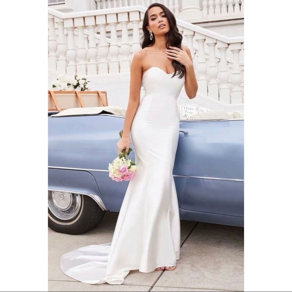 Club L Ivory Satin Sweetheart Fishtail Wedding Dress Size Small/US4/UK8 NWT